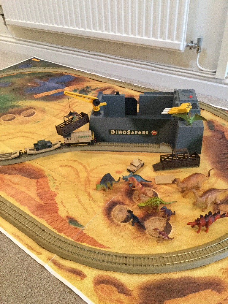 hornby dino safari